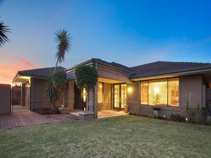 15 St Helena Way, Iluka