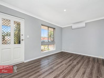 8 Markham Way, Swan View WA 6056