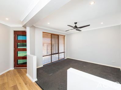 10 Dowerin Circuit, Lakelands WA 6180