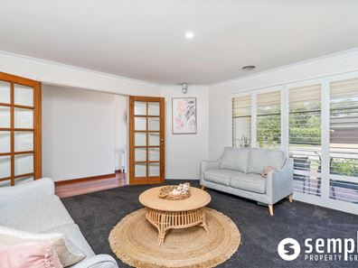 6 Windchime Terrace, Atwell WA 6164