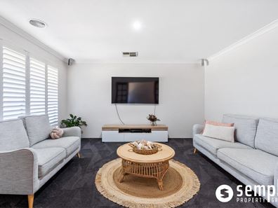 6 Windchime Terrace, Atwell WA 6164