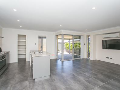 38 Rivington Entrance, Aveley WA 6069