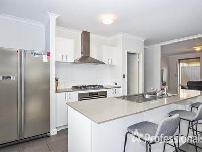 15 Banbury Way, Aveley WA 6069