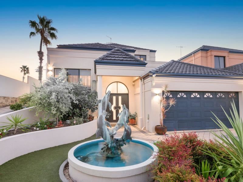 2 Dolphin Drive, Mandurah