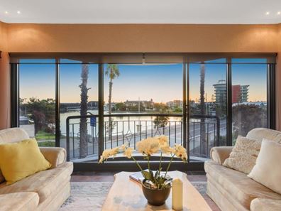 2 Dolphin Drive, Mandurah WA 6210