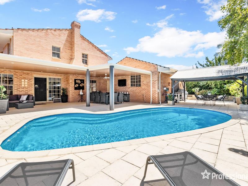 2 Baloo Grove, Kingsley