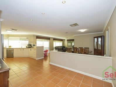 24 Ollera Meander, Carramar WA 6031