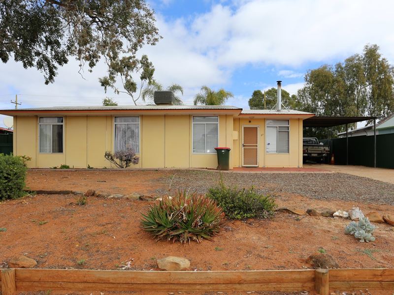 27 Silver Gimlet Street, Kambalda West