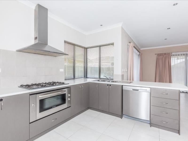 25 Artemis Elbow, Aveley