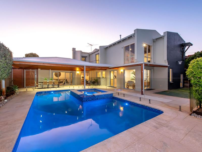 6 Hodder Way, Karrinyup