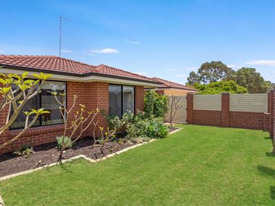 132 Peelwood Parade, Halls Head WA 6210