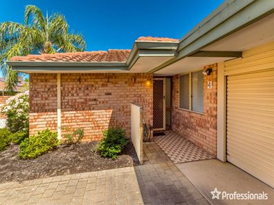 4/1 Heron Place, Maddington WA 6109