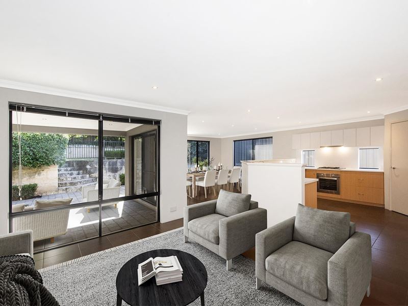 62 Gladstone Avenue, South Perth