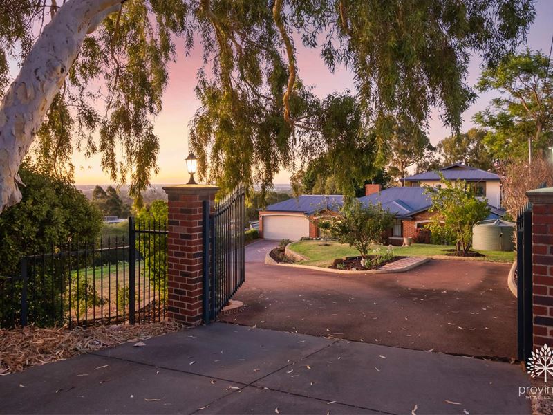 3 Nangana Way, Kalamunda WA 6076