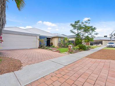 6 Bonsall Drive, Ellenbrook WA 6069