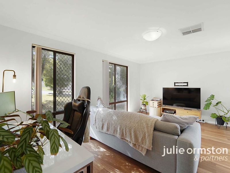 35 Wisteria Parade, Edgewater