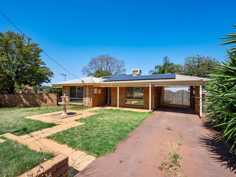 10 Compton Court, Hannans