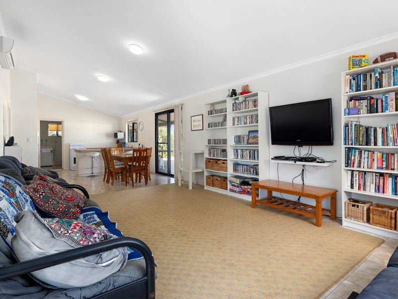 6 HEWBY COURT, Ledge Point