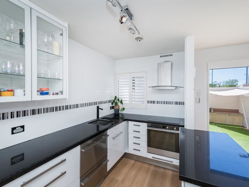 15/373 Canning Highway, Como