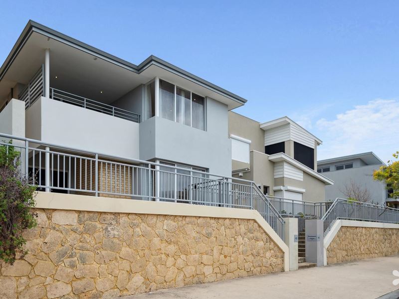 42 Orsino Blvd, North Coogee WA 6163