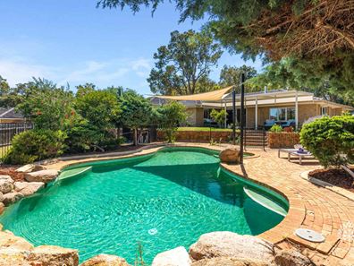 5 Curran Court, Kalamunda WA 6076