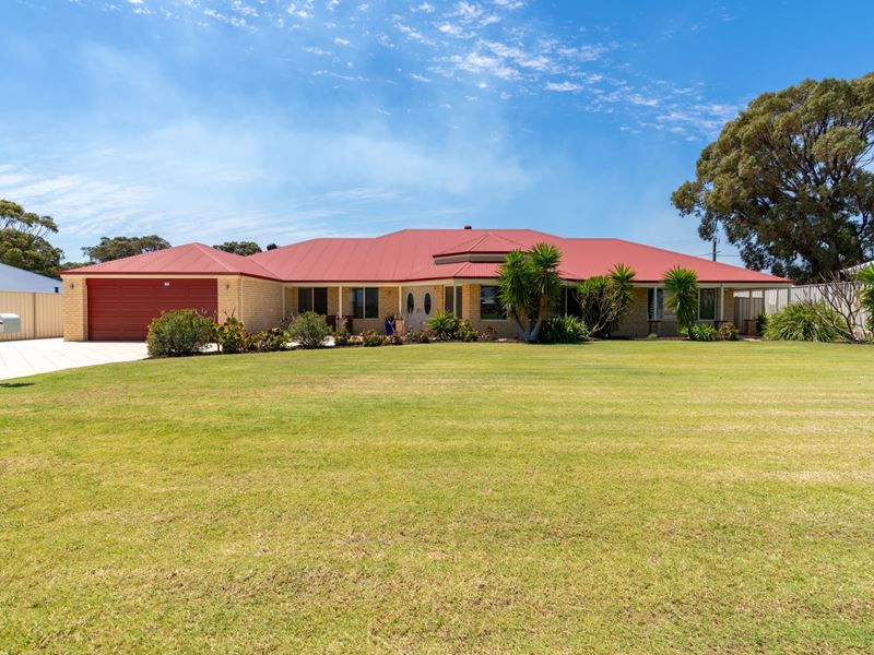 39 Lombadina Parade, Secret Harbour