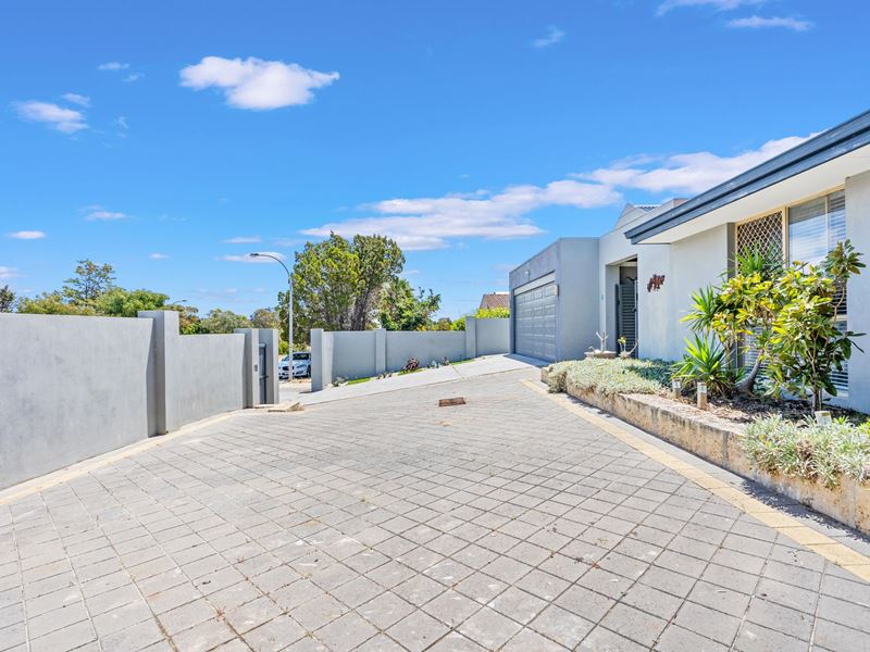 239 Dampier Avenue, Kallaroo