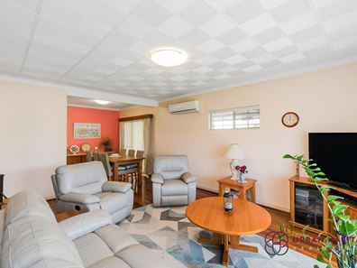 54 Kenton Way, Calista WA 6167