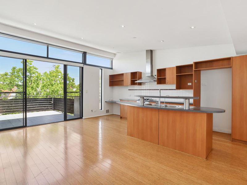 2/104 Scarborough Beach Road, Mount Hawthorn