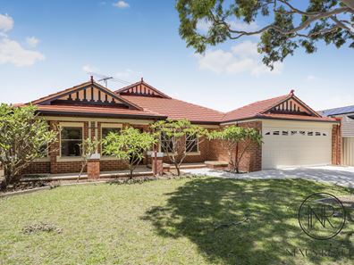 70 Golf Links Drive, Carramar WA 6031