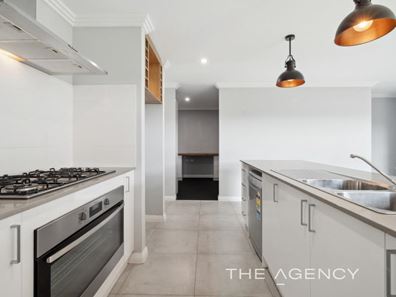 69 Clementine Boulevard, Treeby WA 6164