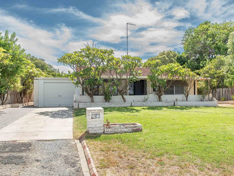 32 Thompson Drive, Wanneroo