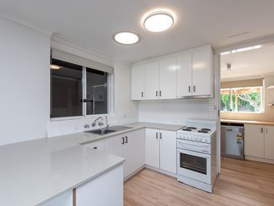 32 Thompson Drive, Wanneroo WA 6065