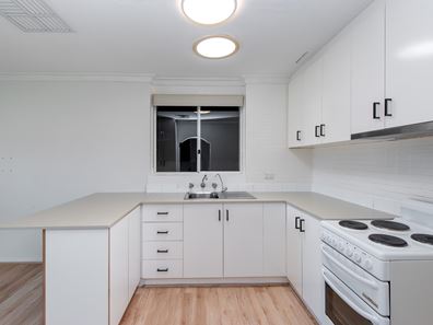 32 Thompson Drive, Wanneroo WA 6065