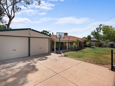 4 Cotter Street North, Hannans WA 6430