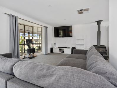 4 Cotter Street North, Hannans WA 6430