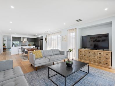 43 Dotterel Way, East Cannington WA 6107