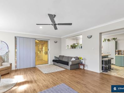 25 Lindy Way, Camillo WA 6111