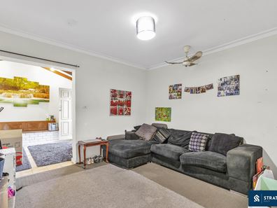 25 Lindy Way, Camillo WA 6111
