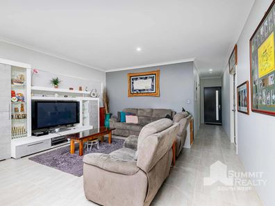 10 Tiffany Centre, Dalyellup WA 6230