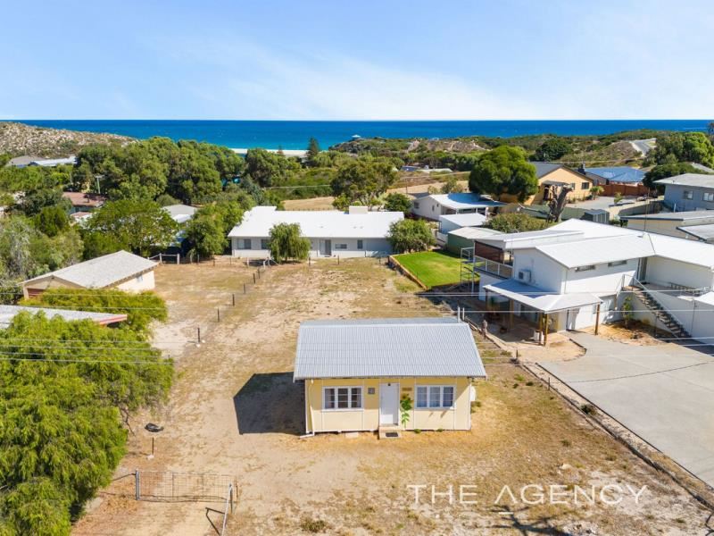 12 Wedge Street, Guilderton WA 6041