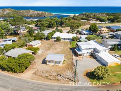 12 Wedge Street, Guilderton WA 6041