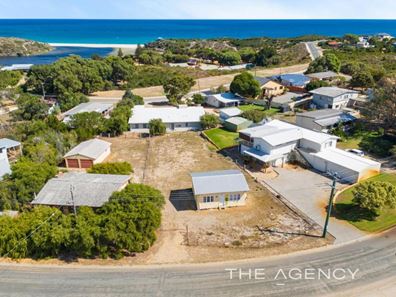 12 Wedge Street, Guilderton WA 6041