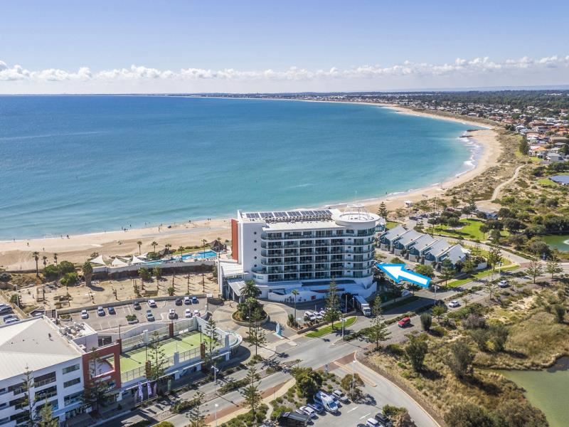 206/16 Dolphin Drive, Mandurah