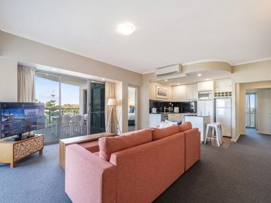 206/16 Dolphin Drive, Mandurah WA 6210