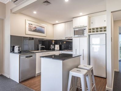 206/16 Dolphin Drive, Mandurah WA 6210
