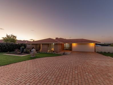 11 Alola Court, Alexander Heights WA 6064