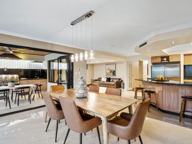 8 St Lucia Road, Iluka WA 6028
