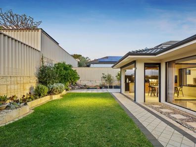 8 St Lucia Road, Iluka WA 6028