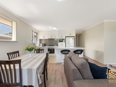 82 Railway Parade, Queens Park WA 6107